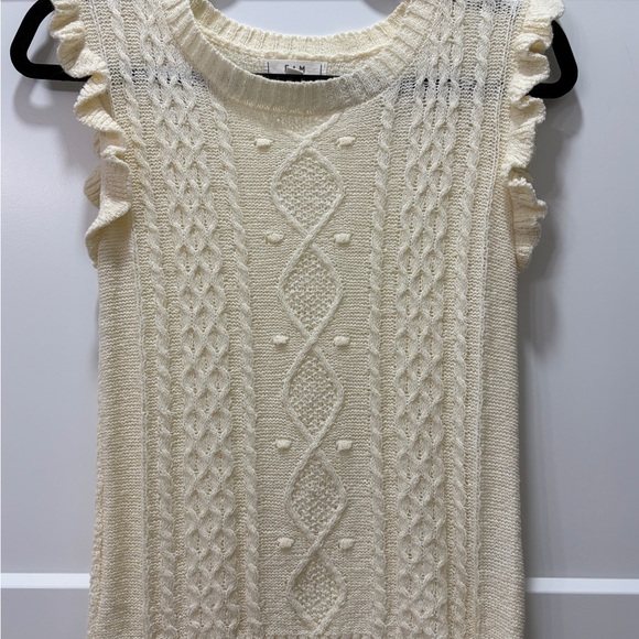 E & M Cozy Cream Knit Sleeveless Ruffle Top. Size M - Picture 3 of 4